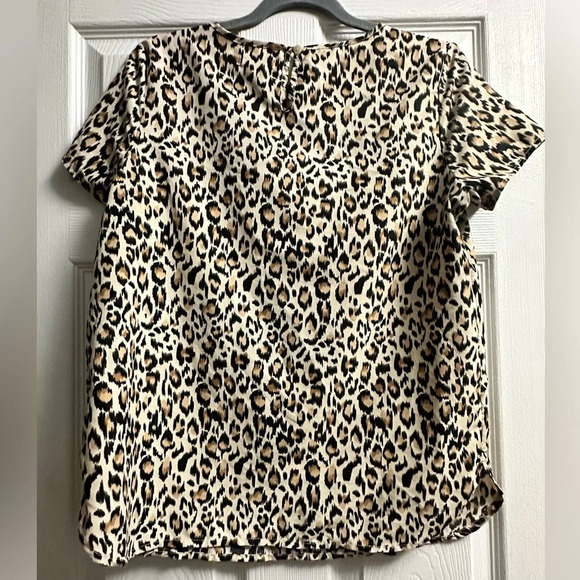short sleeve leopard print top for women - Picture 2 of 6
